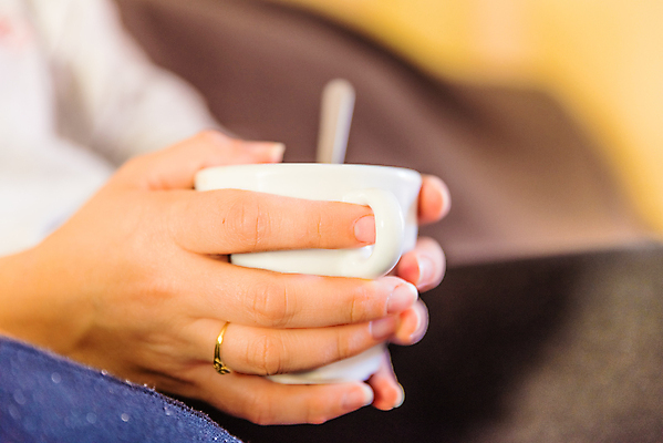 포토 JPG 해외이미지 손 여자 얼굴 커피 음료 음식 백그라운드 겨울 손가락 관리 사람 성인 사람없음 목재 컵 우주 귀여움 초콜릿 중국 우정 거품 카페 머그컵 수확 흰색 뜨거움 도자기 아침식사 정상 만족 아로마 카페테리아 단절 사춘기 카피스페이스 해외포토 나무 식기 계절 감정 아시아 컬러 컨셉 농업 재료 디저트 신체부위 친구 상점 식사 공백 파일형식 이미지허브