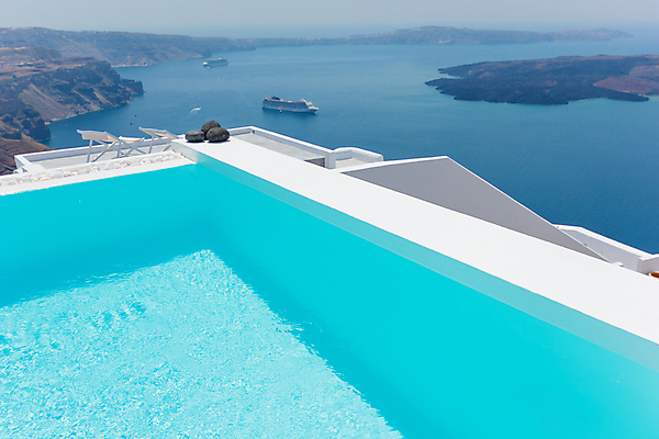 포토 JPG 해외이미지 전통 유럽 문화 바다 섬 여행 십자가 건축양식 자연 하늘 호텔 휴가 산 주택 풍경 사람없음 건물 물 여름 파란색 수영 흰색 도시 지중해 그리스 휴양지 화산 타운 산토리니 그리스인 스타일 해외포토 자연요소 서양인 건축물 계절 건축 나라 컬러 숙소 장소 수상스포츠 생태계 파일형식 이미지허브