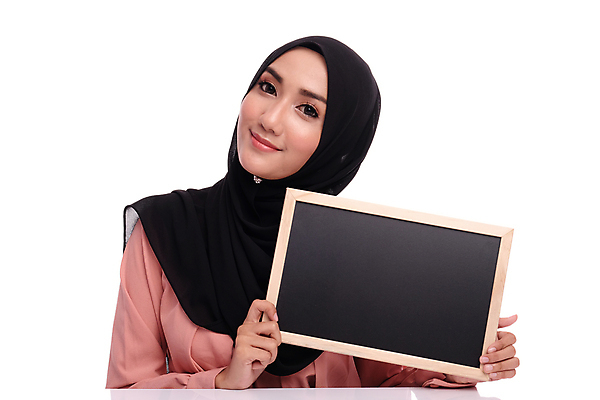 포토 JPG 해외이미지 모델 학생 전통 드레스 옷 여자 교육 종교 문화 얼굴 백그라운드 교실 학교 실내 한명 사람 인종 성인 책 펜 쪽지 공책 목도리 방 듣기 덮개 흰색 비즈니스우먼 도서관 소프트포커스 이슬람교 강의 책상 입술 대학교 아랍어 해외포토 1 잡화 컬러 가구 비즈니스 모션 문구용품 촬영기법 내부 신체부위 필기구 뚜껑 직장인 파일형식 이미지허브