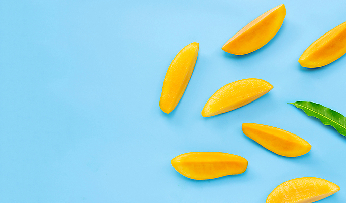 포토 JPG 해외이미지 잎 실내 사람없음 열대과일 파란배경 망고 과일조각 카피스페이스 해외포토 식물 조각 백그라운드 과일 내부 파란색 공백 파일형식 이미지허브