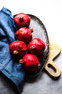 포토 JPG 해외이미지 회색배경 사람없음 냅킨 석류 해외포토 백그라운드 과일 회색 파일형식 이미지허브