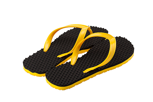 포토 JPG 해외이미지 디자인 옷 백그라운드 신발 2 휴가 새로움 슬리퍼 사람없음 컬러풀 노란색 유행 검은색 쌍 샌들 오브젝트 고무 고립 양발 해외포토 컬러 컨셉 파일형식 이미지허브