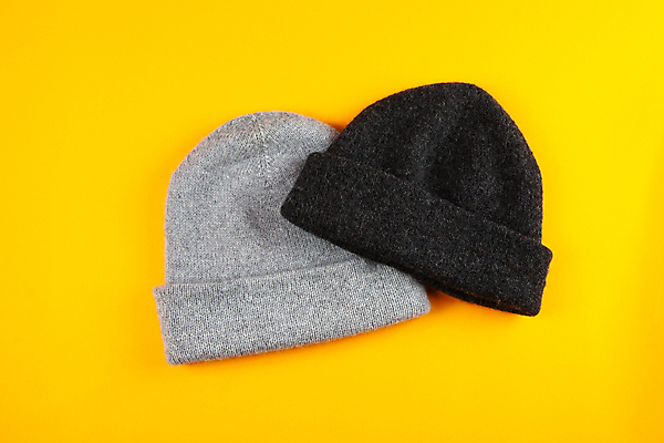 포토 JPG 해외이미지 디자인 응시 옷 계절 여자 백그라운드 겨울 자연 날씨 아이디어 따뜻함 사람없음 노란색 유행 추위 가을 아기 뜨개질 시원함 스웨터 질감 긍정 부드러움 비니 DIY 내추럴 양모 더블 알파카 캡모자 아크릴 스타일 해외포토 동물 모자_잡화 시선 컬러 컨셉 상의 재질 사람 취미 직물 감각 생태계 파일형식 이미지허브