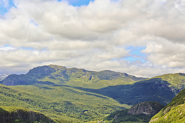 포토 JPG 해외이미지 구름 유럽 여행 자연 벽지 휴가 산 파노라마 노르웨이 풍경 사람없음 야외 파란색 컬러풀 태양 계곡 하이킹 황무지 숲 언덕 엽서 북쪽 타운 내추럴 산악지대 스칸디나비아 해외포토 자연요소 나라 컬러 레저 촬영기법 도시 편지 방향 생태계 파일형식 이미지허브