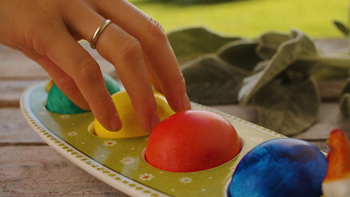 포토 JPG 해외이미지 식물 전통 손 디자인 행복 종교 음식 컨셉 탁자 휴가 부활절 기념 이벤트 사람없음 야외 목재 장식 빨간색 초록색 파란색 컬러풀 노란색 정원 치킨 봄 축하 그리기 그룹 4월 심볼 준비 내추럴 핸드메이드 해외포토 나무 계절 기념일 감정 컬러 가구 재료 모션 신체부위 날짜 닭고기요리 파일형식 이미지허브