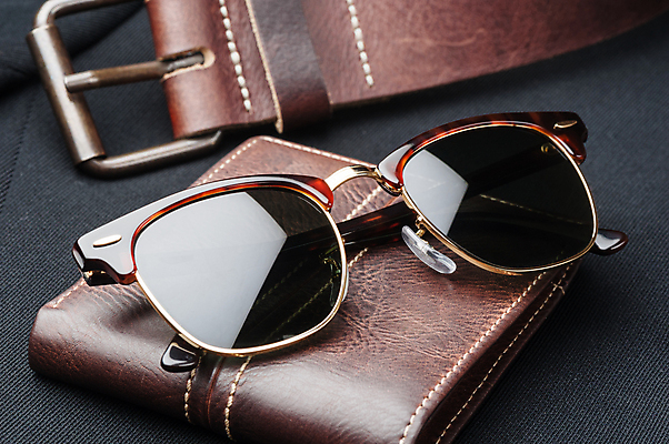 포토 JPG 해외이미지 라이프스타일 남자 안경 장신구 사람없음 여름 선글라스 태양 유행 투명 클래식 보호 오브젝트 예방 시력 비전 자외선 스타일 해외포토 자연요소 잡화 계절 컨셉 사람 생활 파일형식 이미지허브