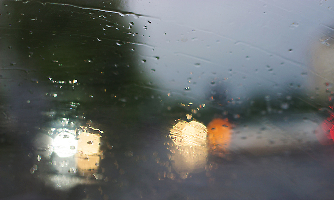 포토 JPG 해외이미지 계절 도로 백그라운드 창문 모션 자동차 유리 표면 날씨 추상 전등 거리 사람없음 야외 물 빛 반사 어둠 봄 젖음 추위 가을 물방울 도시 투명 액체 떨어짐 야간 소프트포커스 4월 빗방울 질감 보케 폭풍 온도 블러 효과 해외포토 자연요소 길 육상교통 컨셉 무늬 교통시설 재질 조명 촬영기법 비_날씨 날짜 파일형식 이미지허브