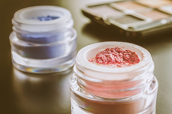 포토 JPG 해외이미지 여자 얼굴 백그라운드 장신구 사람없음 장식 빛 컬러풀 화장 유행 상점 페인트 화장품 립스틱 수확 공구 화려 팔레트 상품 가루 수집 오브젝트 합성 퍼프 광택 아이섀도 엘리먼트 해외포토 컬러 컨셉 농업 사람 신체부위 뷰티 도구 파일형식 이미지허브