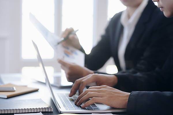 포토 JPG 해외이미지 직업 비즈니스 통신 통계 성공 회의 설계 사람없음 금융 사무실 자료 정보 직장인 비즈니스맨 그룹 시장 계획 주식 위험 토론 분석 동료 상담 경영자 투자 온라인 회계 경영 마케팅 분석가 프로젝트 인터랙티브 브레인스토밍 해외포토 남자 컨셉 관계 경제 리더 파일형식 이미지허브