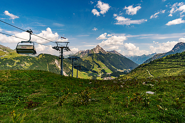 포토 JPG 해외이미지 스포츠 여행 자연 산 파노라마 사람없음 야외 초록색 봄 하이킹 장비 잡기 체험 용기 오스트리아 헬멧 보안 오르기 알프스 얇은 절정 해외포토 그릇 계절 유럽 컬러 컨셉 모션 레저 촬영기법 안전 보호장비 생태계 파일형식 이미지허브