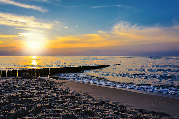 포토 JPG 해외이미지 구름 모래 파도 바다 여행 백그라운드 오렌지 자연 하늘 휴가 휴식 파노라마 스웨덴 풍경 사람없음 물 여름 파란색 컬러풀 햇빛 태양 일출 맑음 황혼 일몰 저녁 그림 휴양지 폴란드 스칸디나비아 수평선 해외포토 자연요소 계절 유럽 컬러 컨셉 과일 날씨 촬영기법 북유럽 노을 장소 야간 생태계 파일형식 이미지허브