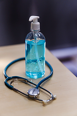 포토 JPG 해외이미지 과학 백그라운드 유리 건강 병원 주사기 사람없음 치료 파란색 약 장비 흰색 액체 질병 약국 주사약 테라피 고립 돌봄 백신 예방접종 해외포토 컬러 의학 의료기기 모션 재질 뷰티 접종 파일형식 이미지허브