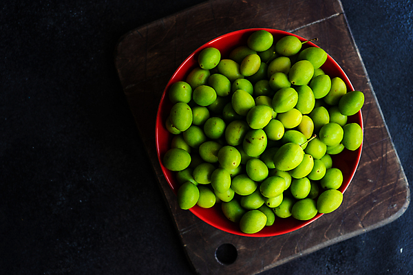 포토 JPG 해외이미지 열매 백그라운드 과일 재료 탁자 건강 요리 사람없음 초록색 시골 신선 사발 맛 유기농 자두 조지아 카피스페이스 해외포토 식물 웰빙 컬러 가구 컨셉 공백 사기그릇 동유럽 파일형식 이미지허브