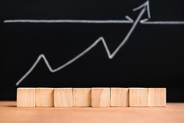 포토 JPG 해외이미지 모양 선 백그라운드 컨셉 비즈니스 놀이 서기 사람없음 목재 장난감 공백 블록 게임 흰색 군중 큐브 정사각형 고립 줄서기 해외포토 도형 나무 컬러 재료 모션 사람 파일형식 이미지허브