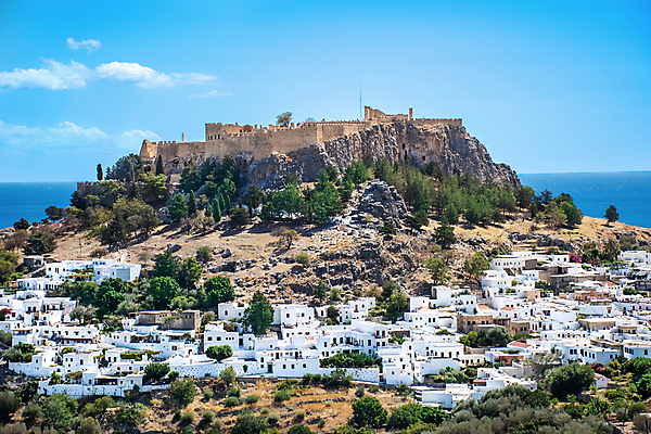 포토 JPG 해외이미지 나무 구름 모래 바다 섬 여행 하늘 휴가 주택 풍경 사람없음 여름 햇빛 태양 마을 항구 맑음 흰색 만 보트 지중해 그리스 올리브 타운 그리스인 아크로폴리스 해외포토 자연요소 서양인 식물 계절 열매 유럽 컬러 배_교통 교통시설 날씨 건물 도시 파일형식 이미지허브