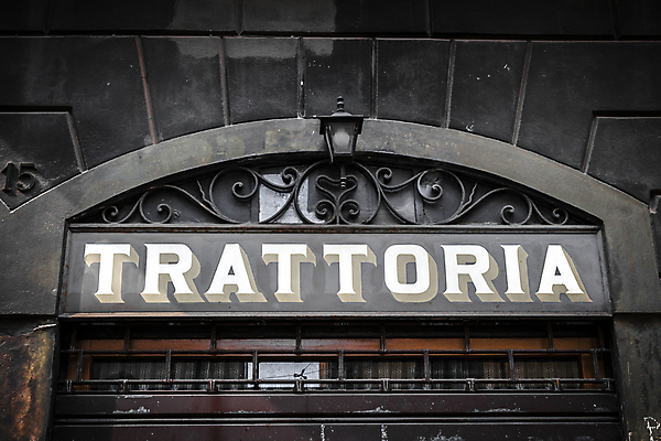 포토 JPG 해외이미지 외관 백그라운드 주택 간판 사람없음 야외 건물 가로 문 식당 이탈리아 카페 수확 도시 타운 셔터 비네팅 그런지 썩음 옛날 피자집 해외포토 건축물 유럽 농업 촬영기법 상점 파일형식 이미지허브