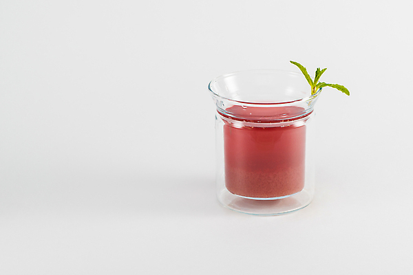 포토 JPG 해외이미지 1 열매 꽃잎 음료 분홍색 백그라운드 잎 꽃무늬 과일 유리 건강 사람없음 컵 빨간색 물 빛 머그컵 흰색 신선 투명 액체 차 민트 허브 오브젝트 싱글 아로마 산딸기 내추럴 고립 실린더 해외포토 자연요소 식물 식기 꽃 컬러 무늬 재질 파일형식 이미지허브