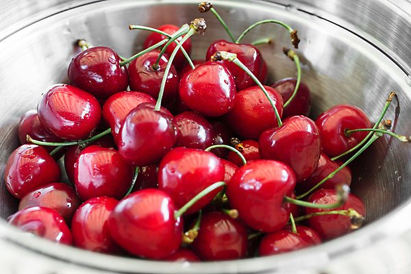 포토 JPG 해외이미지 접시 열매 음식 백그라운드 다이어트 자연 디저트 건강 사람없음 빨간색 여름 식사 활발 젖음 물방울 신선 항아리 체리 닫기 달콤 맛 떨어짐 아침식사 소프트포커스 상쾌 유기농 내추럴 강렬 숙성 엑스포 철강 해외포토 식물 식기 웰빙 계절 감정 컬러 컨셉 과일 모션 촬영기법 도자기 생태계 파일형식 이미지허브