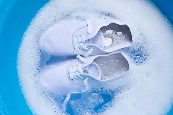 포토 JPG 해외이미지 운동화 사람없음 빨래 파란배경 비누거품 해외포토 백그라운드 신발 가사 파란색 거품 파일형식 이미지허브