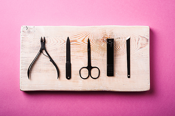 포토 JPG 해외이미지 직업 디자인 분홍색 장신구 손가락 사람없음 목재 세트 유행 상점 금속 검은색 화장품 장비 도구 공구 못 널 손톱관리 손톱 자르기 수집 오브젝트 날카로움 광택 핀셋 돌봄 바디케어 스타일링 위생관리 철강 페디큐어 스타일 해외포토 나무 손 컬러 재료 모션 재질 관리 뷰티 네일아트 파일형식 이미지허브