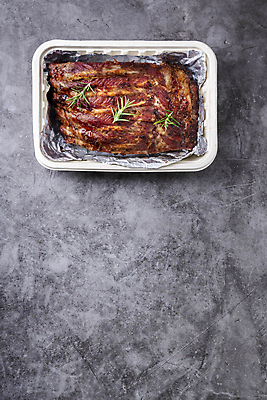 포토 JPG 해외이미지 접시 음식 토마토 채소 감자 육류 돼지고기 스테이크 요리 사람없음 목재 빨간색 초록색 식당 식사 저녁식사 어둠 소고기 튀김 시골 신선 뜨거움 그릴 바비큐 자르기 굽기 허브 향신료 매움 후추 로즈메리 갈비뼈 훈제 바비큐립 점심식사 해외포토 나무 식물 식기 컬러 식재료 재료 모션 주방용품 뼈 서양음식 상점 맛 구이 향미료 파일형식 이미지허브