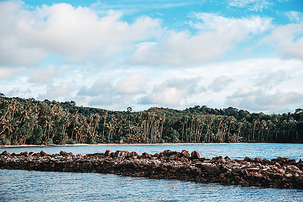 포토 JPG 해외이미지 구름 계절 아시아 모래 파도 바다 섬 여행 태국 자연 하늘 휴가 휴식 동양인 사람없음 야외 물 여름 파란색 햇빛 태양 바위 저녁 휴양지 하와이 석호 내추럴 이국적 파라다이스 해외포토 자연요소 나라 컬러 컨셉 인종 미국 장소 돌_바위 야간 생태계 파일형식 이미지허브