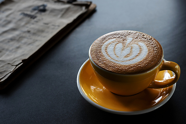 포토 JPG 해외이미지 모양 접시 커피 음료 음식 백그라운드 탁자 아침 휴식 발렌타인데이 사랑 미술 사람없음 컵 갈색 노란색 상점 검은색 어둠 거품 카페 우유 머그컵 수확 흰색 하트 시골 뜨거움 플랫 아침식사 정상 크림 오브젝트 메뉴 아로마 위치 카푸치노 에스프레소 라떼 정물화 카페인 스타일 해외포토 주간 식기 감정 컬러 가구 컨셉 농업 데이이벤트 문화예술 유제품 식사 그림 파일형식 이미지허브