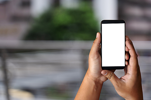 포토 JPG 해외이미지 템플릿 손 디자인 남자 백그라운드 인터넷 비즈니스 통신 모바일 프레임 세포 사람 사람없음 스마트폰 핸드폰 컴퓨터 우주 디지털 스크린 검은색 공백 장비 터치 정보 흰색 잡기 네트워크 메시지 어플리케이션 무선전화기 전화기 스마트 전자 보여주기 고립 터치스크린 목업 해외포토 컬러 컨셉 모션 신체부위 전자제품 스마트기기 파일형식 이미지허브