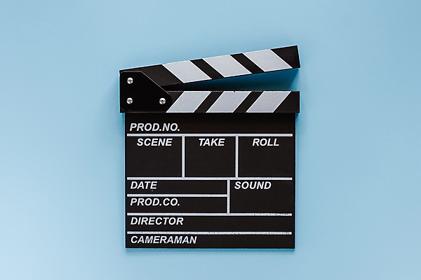 포토 JPG 해외이미지 실내 사람없음 클래퍼보드 영화 파란배경 영화소품 해외포토 백그라운드 문화예술 내부 파란색 오브젝트 파일형식 이미지허브