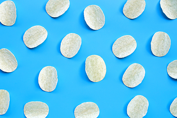 포토 JPG 해외이미지 패턴 실내 사람없음 하이앵글 패턴백그라운드 파란배경 감자칩 해외포토 뷰포인트 백그라운드 무늬 내부 파란색 과자 칩_음식 파일형식 이미지허브