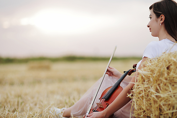 포토 JPG 해외이미지 주간 여자 연주 자연 한명 성인 야외 바이올린 바이올리니스트 성인여자한명만 해외포토 자연요소 1 음악 현악기 사람 연주자 생태계 여자한명만 성인여자만 파일형식 이미지허브