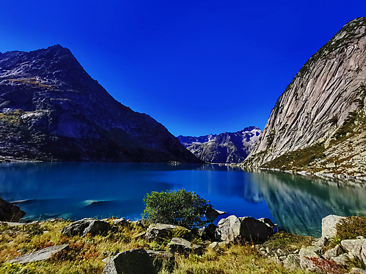 포토 JPG 해외이미지 응시 여행 곡선 교통시설 휴식 파노라마 사람 사람없음 야외 두명 가로 컬러풀 햇빛 반사 걷기 사진촬영 힘 고요 활발 재활용 흐름 에너지 개울 땅 스위스 장면 지구온난화 천국 공학 세대 개발 기후변화 드론 생태학 웅장함 잔물결 중력 카피스페이스 필요 해외포토 시선 교육 유럽 물결 선 컬러 교통 컨셉 모션 날씨 촬영기법 강 태양 촬영 공백 변화 시설 친환경 파일형식 이미지허브