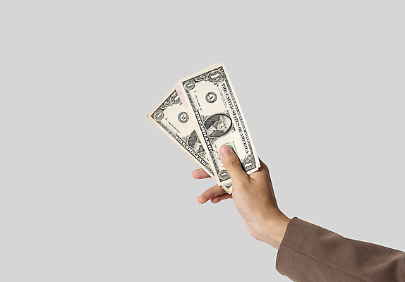 포토 JPG 해외이미지 손 컨셉 지폐 돈 비즈니스 사람 사람없음 금융 경제 달러 거래 잡기 절약 재산 책상 주기 투자 뇌물 기부 대출 고립 수입 예산 제의 해외포토 가구 모션 신체부위 파일형식 이미지허브