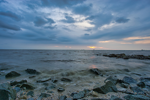포토 JPG 해외이미지 구름 라이프스타일 실루엣 모래 바다 여행 백그라운드 오렌지 자연 하늘 휴가 휴식 사람 풍경 사람없음 야외 물 여름 파란색 빛 햇빛 태양 평화 일출 침묵 일몰 모래언덕 덩어리 남쪽 말레이시아 내추럴 혼자 수평선 해외포토 자연요소 계절 아시아 컬러 컨셉 과일 촬영기법 생활 노을 소리 방향 언덕 생태계 파일형식 이미지허브