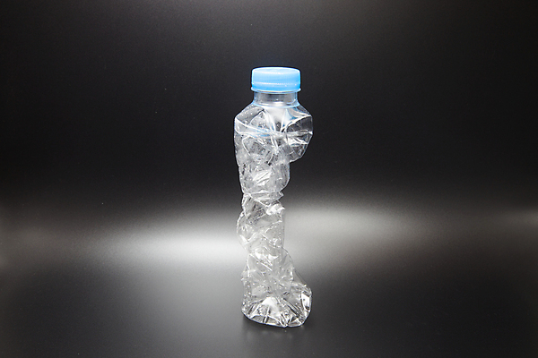 포토 JPG 해외이미지 산업 음료 백그라운드 사람없음 초록색 물 파란색 반려동물 글로벌 환경 재활용 흰색 신선 투명 액체 환경오염 보호 쓰레기 폐기물 컨테이너 플라스틱 버리기 오브젝트 상쾌 에코 문제 재활용품 낭비 경영 고립 소다 줄이기 중고 해외포토 자연요소 동물 감정 컬러 컨셉 비즈니스 모션 재질 친환경 파일형식 이미지허브