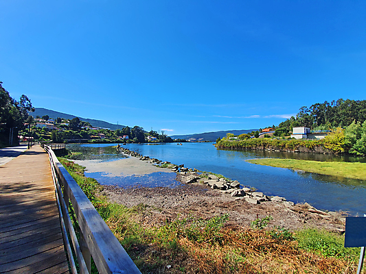 포토 JPG 해외이미지 유럽 도로 모래 바다 여행 자연 낚시 휴가 풍경 사람없음 야외 건물 목재 초록색 물 여름 파란색 울타리 항구 산책 산책로 도시 뜨거움 보트 스페인 오솔길 대서양 줄서기 해외포토 자연요소 나무 건축물 계절 나라 길 컬러 배_교통 재료 교통시설 모션 레저 휴식 담장 생태계 파일형식 이미지허브