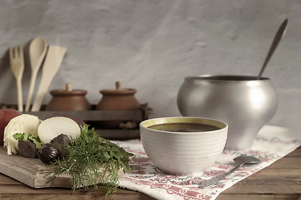 포토 JPG 해외이미지 식기 접시 음식 토마토 채소 탁자 건강 요리 사람없음 목재 가로 주방 당근 장비 시골 뜨거움 도자기 국자 유기농 양배추 건강식 점심식사 딜 비트 해외포토 나무 웰빙 가구 재료 주방용품 뿌리채소 식사 파일형식 이미지허브