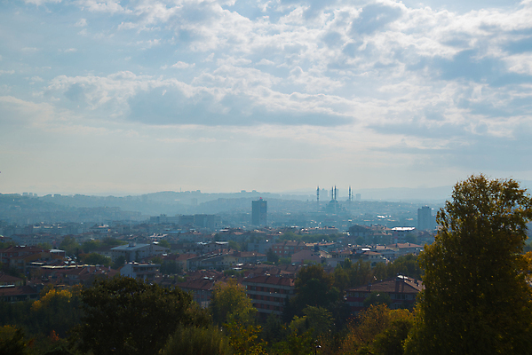 포토 JPG 해외이미지 구름 외관 공원 유럽 아시아 문화 여행 건축양식 하늘 호텔 지붕 산 주택 파노라마 풍경 사람없음 빨간색 초록색 도시풍경 탑 고층빌딩 어둠 깃발 도시 야간 저녁 타일 언덕 폐허 모스크 불행 스카이라인 리빙 칠면조 옛날 정부 튀르키예 해외포토 자연요소 건축물 공공시설 건축 나라 컬러 조류 숙소 촬영기법 빌딩 건물 이슬람교 파일형식 이미지허브