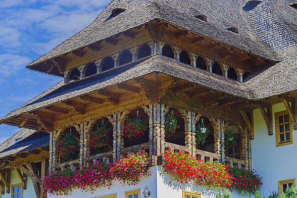 포토 JPG 해외이미지 전통 꽃 종교 문화 여행 건축양식 하늘 지붕 휴가 산 주택 경사 사람없음 건물 목재 장식 문 정원 바위 영혼 역사 심볼 박물관 수도원 루마니아 수녀원 수목 옛날 트란실바니아 해외포토 나무 식물 건축물 건축 유럽 재료 돌_바위 파일형식 이미지허브