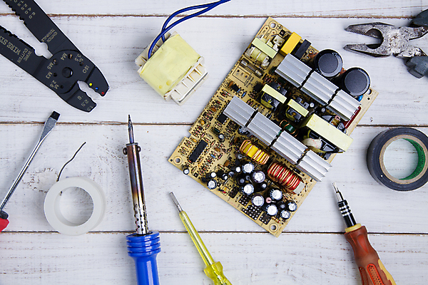 포토 JPG 해외이미지 직업 손 사람없음 디지털 장비 기구 공구 업무 뜨거움 작업실 기술자 엔지니어 수리 연결 철 서비스 순환 반도체 전자 철사 통조림 공학 유지 반항 하드웨어 해외포토 교육 모션 신체부위 컴퓨터 도구 작업 파일형식 이미지허브