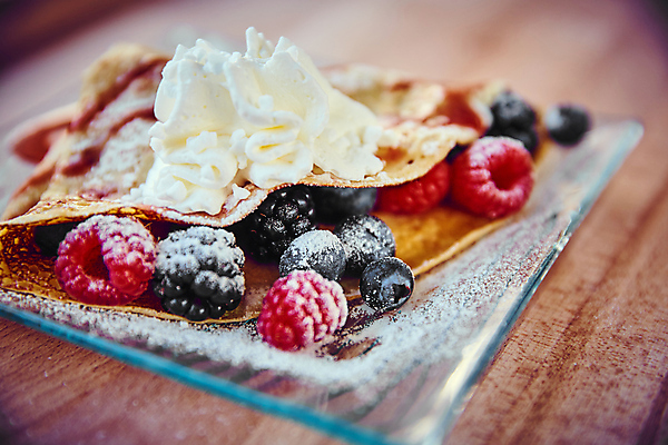 포토 JPG 해외이미지 전통 접시 음식 백그라운드 과일 딸기 디저트 건강 요리 사람없음 목재 빛 초콜릿 식사 흰색 신선 달콤 맛 아침식사 정상 굽기 블루베리 산딸기 시럽 꿀 팬케이크 점심식사 고립 마멀레이드 얇은 크레이프 해외포토 나무 식기 컬러 컨셉 재료 케이크 잼 구이 파일형식 이미지허브