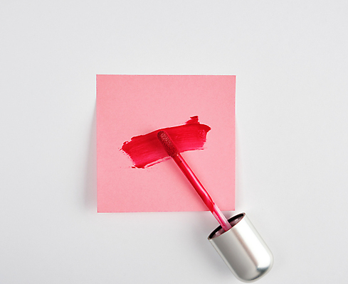 포토 JPG 해외이미지 실내 사람없음 화장품 포스트잇 흰배경 바르기 립글로스 해외포토 백그라운드 모션 내부 뷰티 흰색 메모지 파일형식 이미지허브