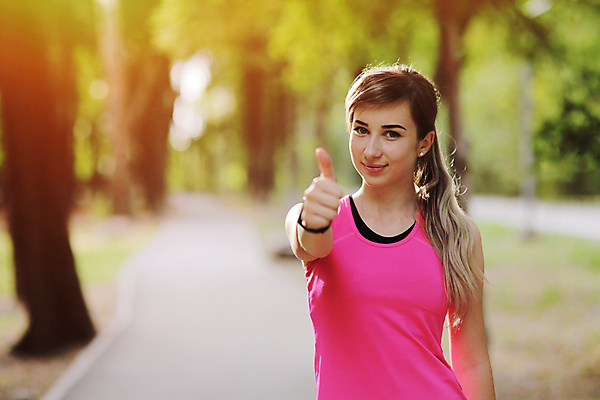 포토 JPG 해외이미지 백인 모델 공원 여자 행복 스포츠 신체 아침 근육 갈색머리 건강 한명 운동복 달리기 조깅 운동 햇빛 일출 힘 산책 숲 연습 속도 마라톤 달리기선수 양발 카피스페이스 해외포토 주간 서양인 1 헤어스타일 옷 공공시설 감정 모션 휴식 사람 경기 태양 노을 공백 육상스포츠 육상선수 파일형식 이미지허브