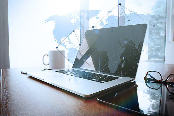 포토 JPG 해외이미지 라이프스타일 디자인 교육 종이 백그라운드 컨셉 비즈니스 통신 유리 탁자 모바일 직장 사람없음 목재 물 노트북 스마트폰 컴퓨터 사무실 연필 우주 디지털 쪽지 공책 공백 흰색 업무 정상 스마트 책상 오브젝트 문서 소셜 어려움 옛날 힙스터 해외포토 자연요소 나무 패션 컬러 가구 회사 재료 재질 문구용품 학용품 생활 전자제품 핸드폰 스마트기기 필기구 작업 파일형식 이미지허브