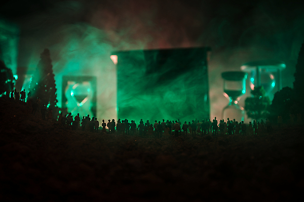 포토 JPG 해외이미지 나무 여자 남자 실루엣 시계 포즈 백그라운드 컨셉 비즈니스 유리 불 화살 아이디어 서기 사람 이벤트 성인 사람없음 걷기 어둠 흐름 안개 기구 관찰 시간 그룹 군중 야간 숲 모래시계 측정 복고 과거 커뮤니티 덩어리 타이머 종료 마감 압력 영원 카운트다운 쾰른 많음 해외포토 자연요소 식물 모래 모션 재질 날씨 독일 촬영기법 파일형식 이미지허브