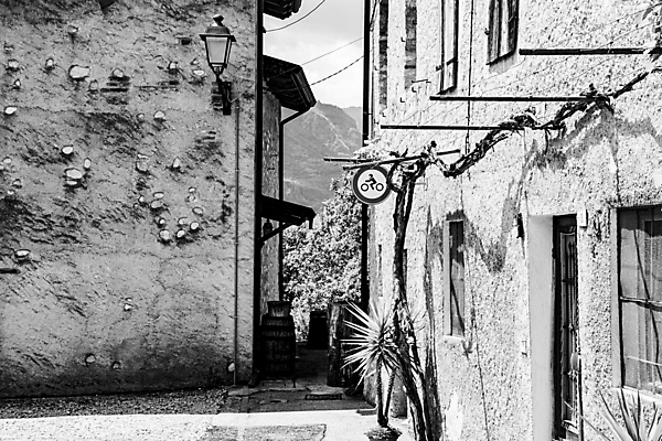 포토 JPG 해외이미지 전통 디자인 산업 도로 백그라운드 패턴 교통시설 자동차 자연 돌담 사람없음 초록색 갈색 상점 검은색 장비 오토바이 수확 바퀴 원형 기술자 변화 실 위험 질감 타이어 모터 돌리기 방사형 옛날 중고 많음 해외포토 도형 직업 길 육상교통 컬러 교통 컨셉 무늬 농업 모션 담장 바이크 돌_바위 시설 생태계 파일형식 이미지허브