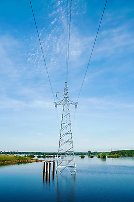 포토 JPG 해외이미지 나무 구름 산업 호수 선 밭 자연 하늘 풍경 사람없음 목재 초록색 물 파란색 강 반사 탑 금속 힘 봄 에너지 기둥 네트워크 위험 큼 홍수 전염 철사 철탑 돛대 변압기 분배 전압 줄서기 철강 힘찬 공급 해외포토 자연요소 식물 건축물 계절 건축 컬러 컨셉 농업 재료 모션 재질 질병 크기 자연재해 생태계 감염 파일형식 이미지허브