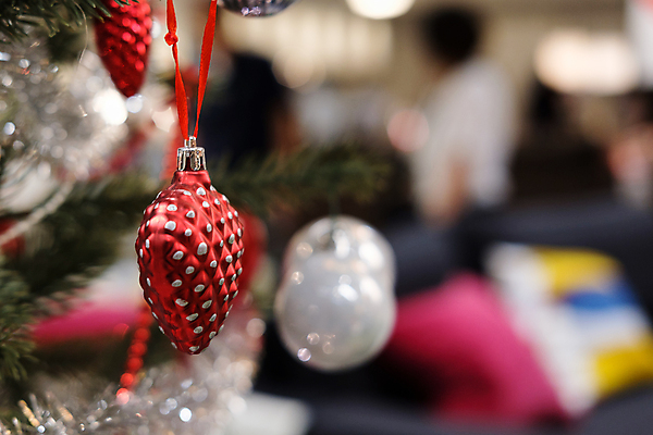 포토 JPG 해외이미지 디자인 백그라운드 컨셉 크리스마스 패턴 공 추상 휴가 새로움 기념 매달리기 사람없음 장식 초록색 반짝임 얼음 축제 기쁨 장식볼 하트 축하 신용카드 화려 우아함 소프트포커스 12월 오브젝트 활 보케 엽서 문학 마법 전나무 필터 효과 해외포토 자연요소 모양 나무 기념일 감정 컬러 무늬 모션 촬영기법 금융 날짜 편지 파일형식 이미지허브