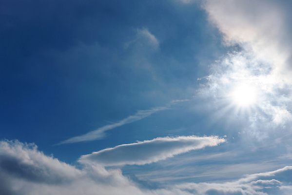 포토 JPG 해외이미지 구름 여행 백그라운드 교통시설 자연 하늘 날씨 휴식 안테나 파노라마 풍경 사람없음 파란색 빛 햇빛 태양 평화 일출 맑음 자유 광선 분위기 항공 장면 천국 스카이라인 내추럴 대패 무료 해외포토 자연요소 컬러 교통 컨셉 통신 촬영기법 노을 시설 생태계 파일형식 이미지허브