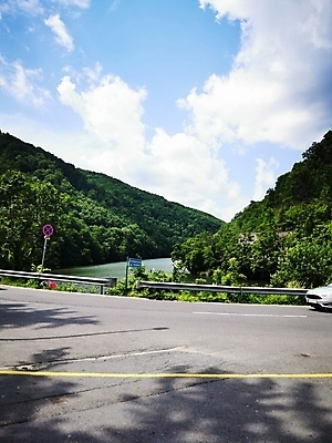 포토 JPG 해외이미지 나무 식물 구름 도로 얼굴 여행 백그라운드 비즈니스 자동차 자연 하늘 산 거리 서기 사람 앉기 풍경 사람없음 야외 옆모습 초록색 여름 사무실 방 운전 도시 고속도로 승차 작음 주차 교차로 사인 온라인 소화전 그만 돌봄 방법 해외포토 자연요소 계절 길 육상교통 뷰포인트 컬러 교통시설 모션 신체부위 안전장비 크기 생태계 파일형식 이미지허브